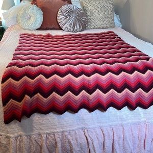 Vintage Boho Pink, Mauve, Peach & Dark Purple Chevron Afghan Zig Zag